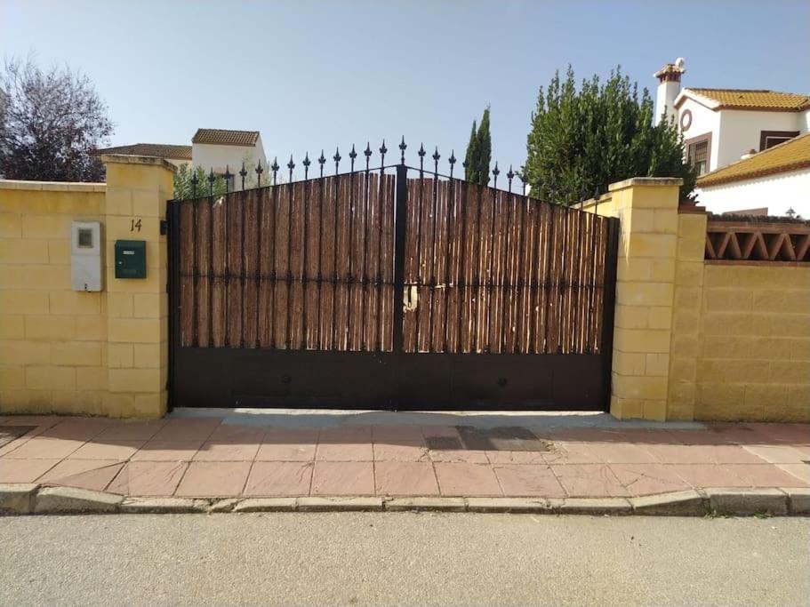 Agradable Casa Con Piscina En La Serrania. Arriate Εξωτερικό φωτογραφία